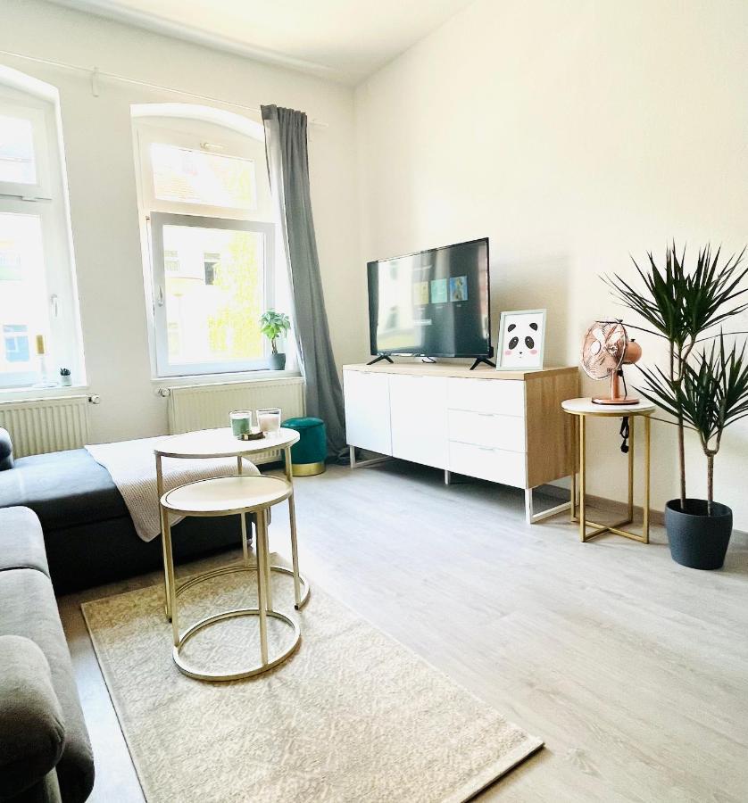 Renoviertes Apartment In Zentraler Lage - Wlan, Smart-Tv, Kuche, Balkon Und Queensize-Bett Fur 4 Gaste Erfurt Ngoại thất bức ảnh